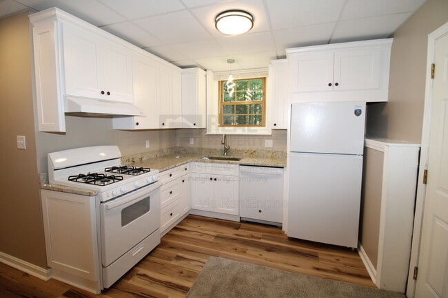Building Photo - 21 Hunter Dr Unit A