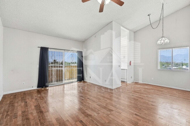 Photo - 808 S Langley Ave Unidad 201