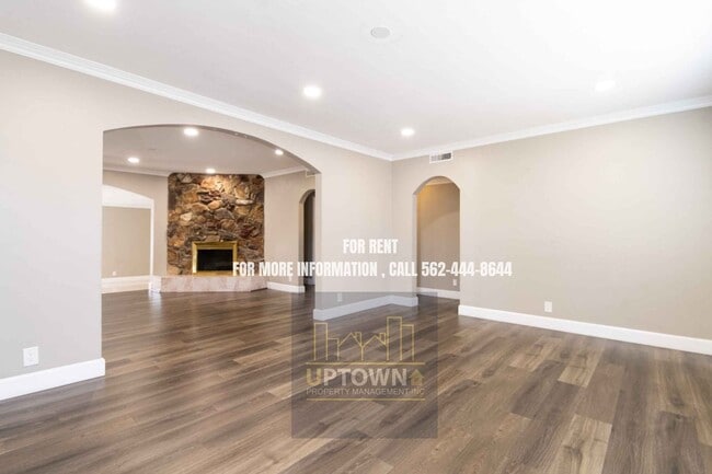 Photo - 9415 Linden St