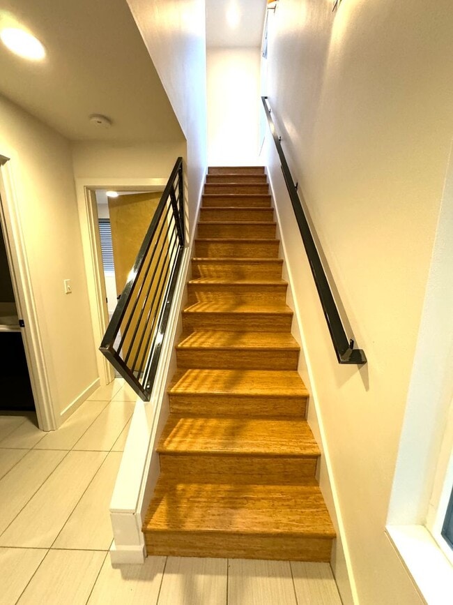 Photo - 3bd/2.5ba Seattle Townhome