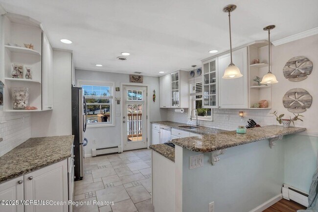 Photo - 559 Dow Ave