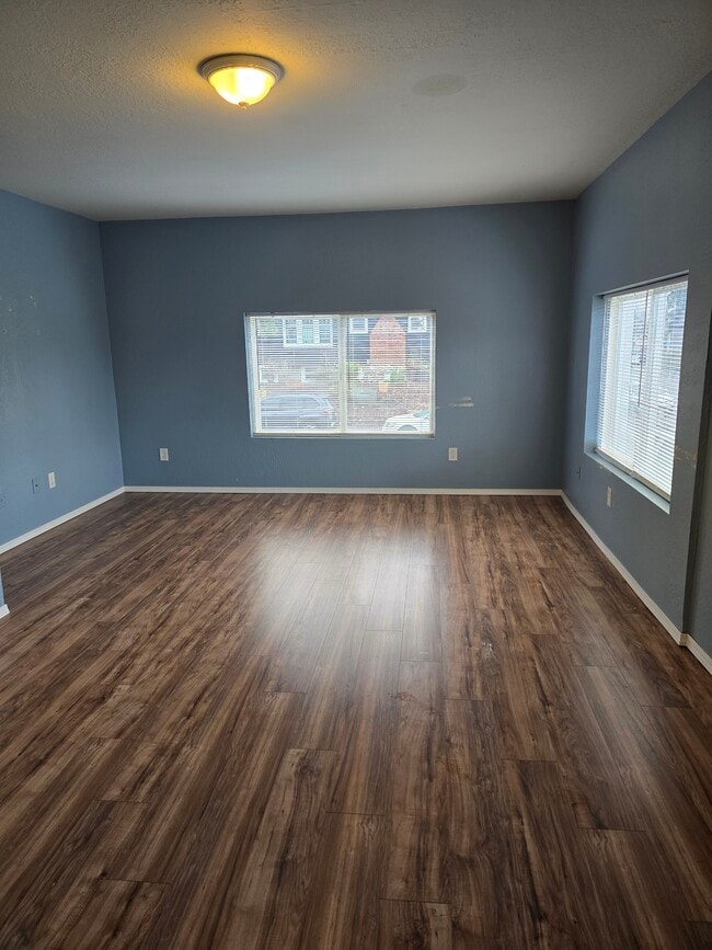 Building Photo - 3310 6th Ave Unit 1