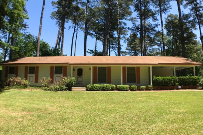 Building Photo - 1110 Auburn Dr Rental