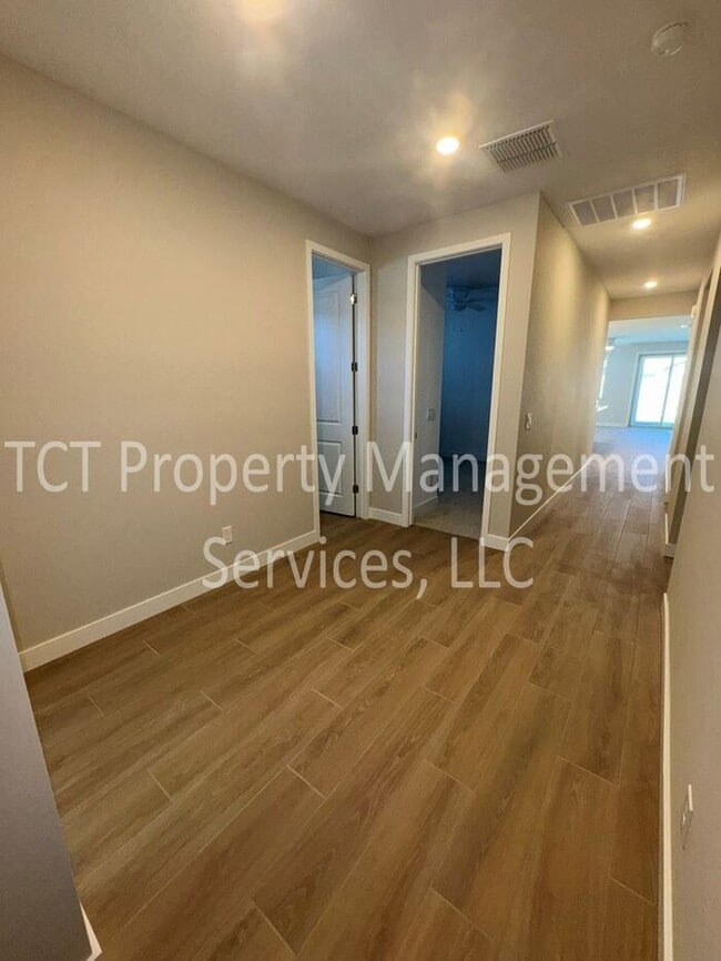 Photo - Beautiful New Build in North Creek Community