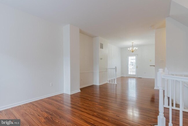 Photo - 3290 Gina Pl