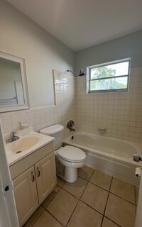 Bathroom - 2237 Harding St Apartments Unit 2237 Harding Street North