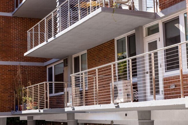 Photo - bedroom in Cambridge MA 02139