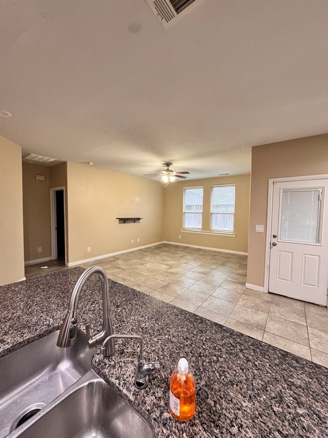 Photo - 1603 Laguna Meadows Tr