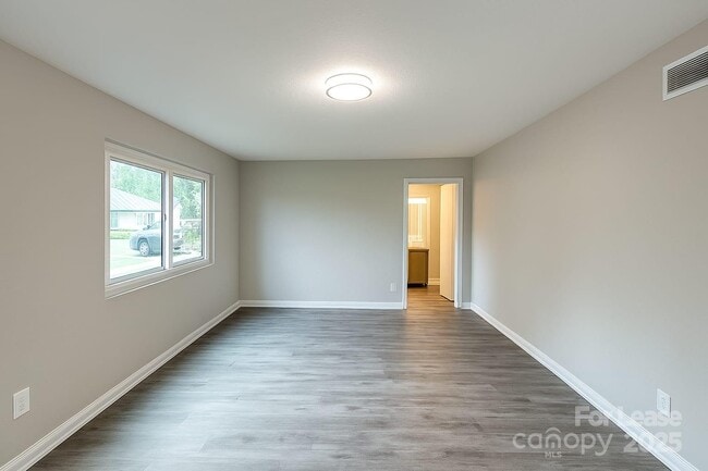 Photo - 8033 Cedar Glen Dr