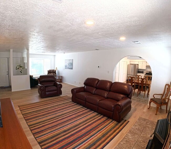 Photo - 2550 Rosswood Dr SE