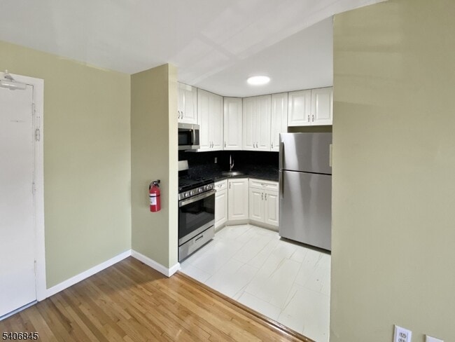 Photo - 605 Grove St Unit K 12