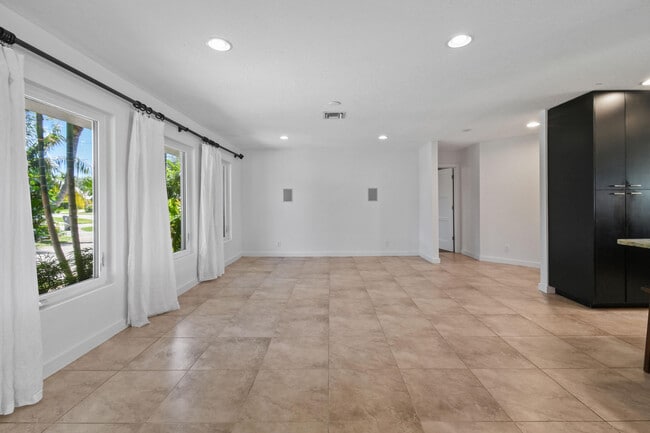 Photo - 1710 Ardley Rd