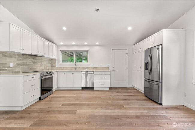 Photo - 1116 McLean Rd