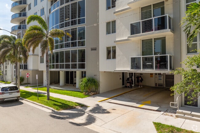 Photo - 601 NE 23rd St