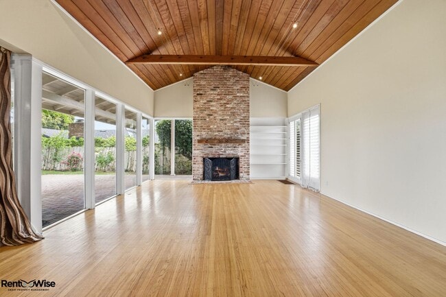 Photo - 536 W Hillsdale Blvd