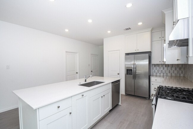 Photo - 6319 Seafoam Lake Dr