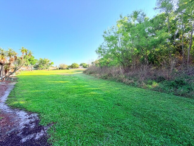 Photo - 2 Bedroom Condo on a Corner Lot Available for Rent