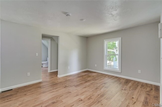 Photo - 125 N Hamilton St