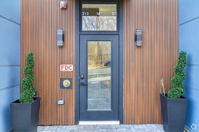 Building Photo - 2213 M St NE Rental