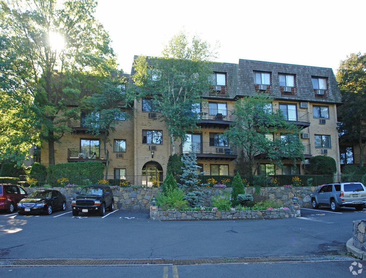 Scarsdale Woods - Scarsdale Woods Apartments