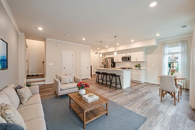 Photo - 2401 Stella Pl