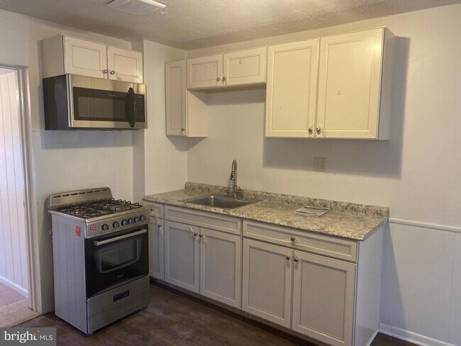 Photo - 1847 Horace Ave