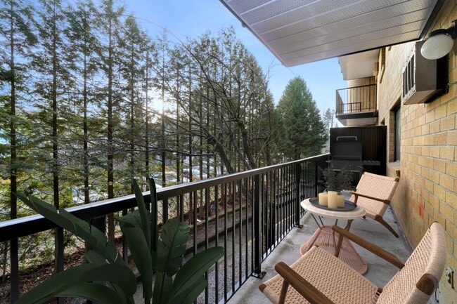 Queen Anne Apartments