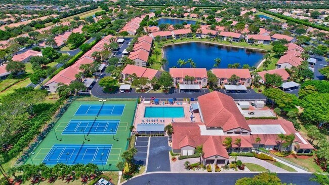 7922 Sandy Pointe Dr