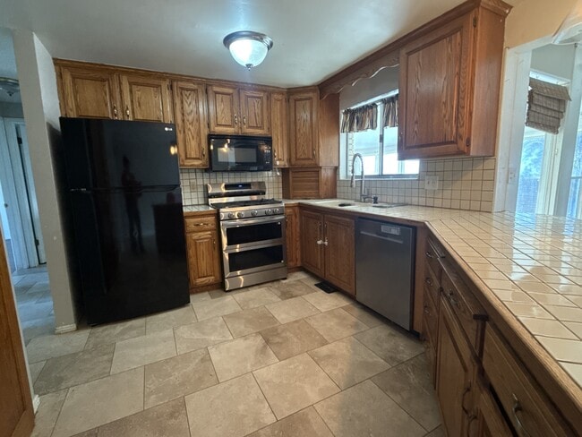 Photo - 3085 W 5685 S