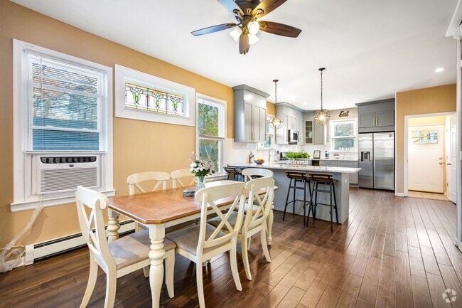 Building Photo - 1054 Hunterdon St Rental