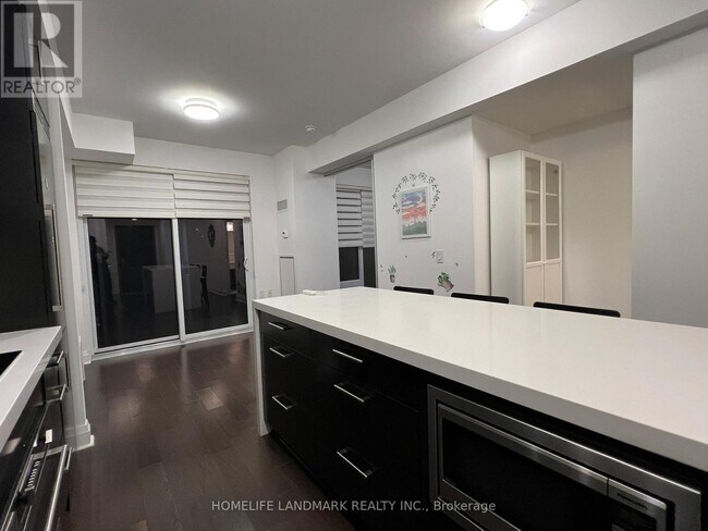 Photo - 1080 Bay St. Unité 1611