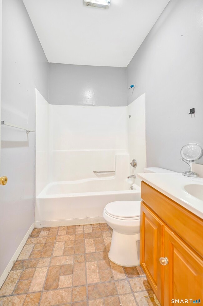 132 Locust St Unit 6