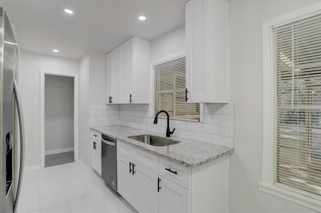 Photo - 1009 15th Ave N