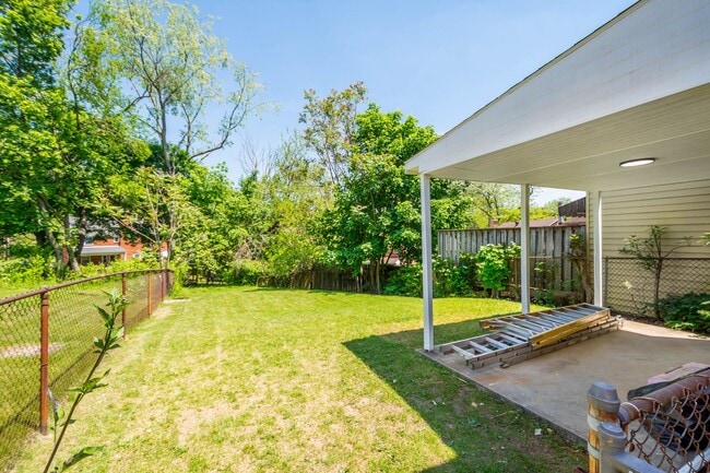 Photo - AVAILABLE NOW! RENOVATED 2-BEDROOM IN BEEC...