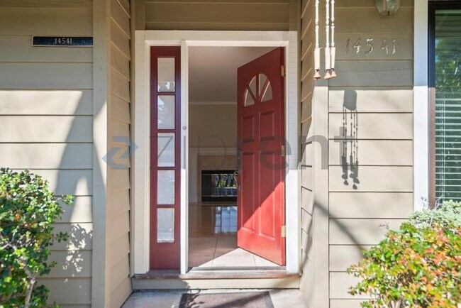 Photo - 14541 Oak St