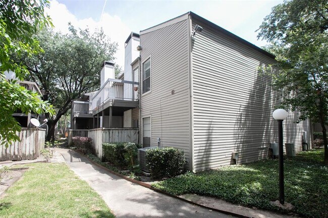 Photo - 9707 Richmond Ave. Condo Unit 108