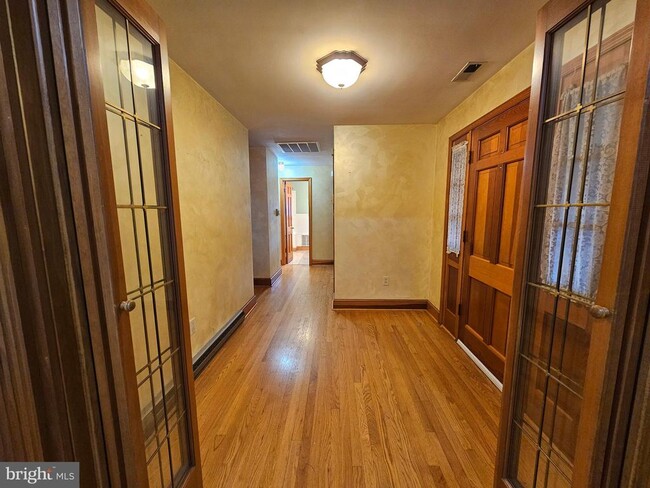 Photo - 615 Villa Ave