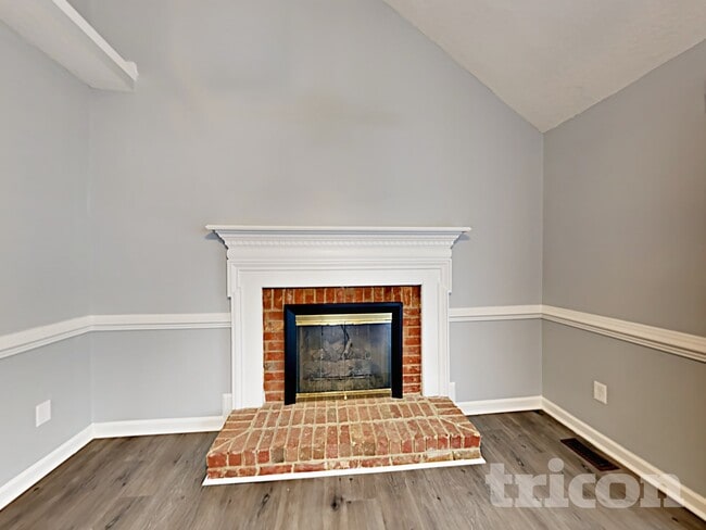 Photo - 1112 Thoroughbred Ln