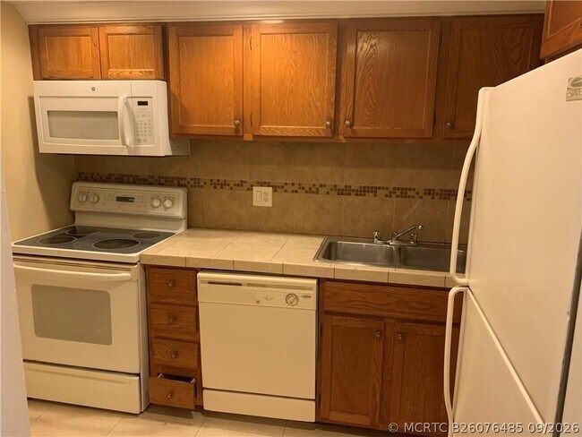 Photo - 3650 Inverrary Dr Unit 2G