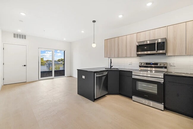 Building Photo - 2139 N 10th St