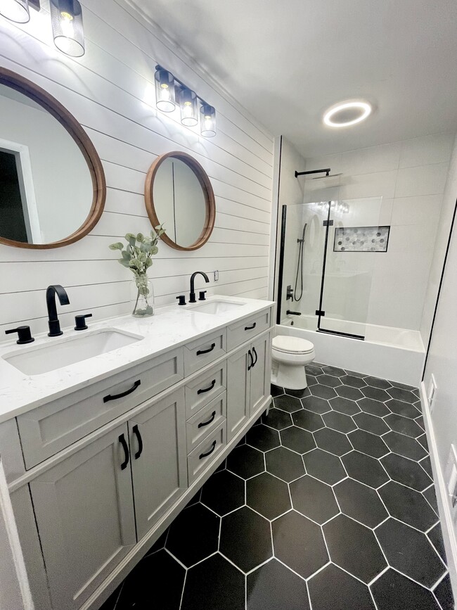 Photo - 10394 Meadowhead Cir