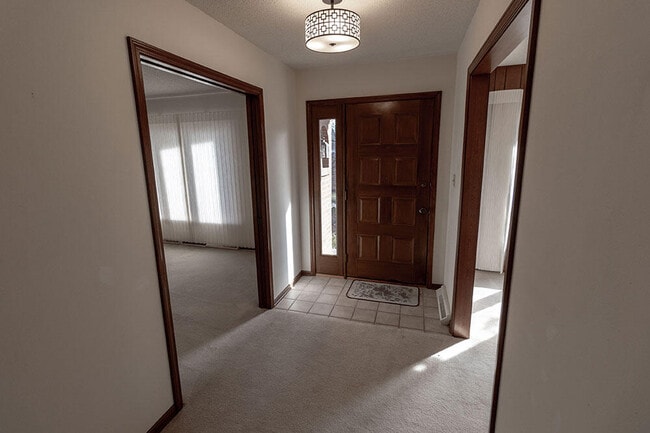 Photo - 401 Cedar Ln