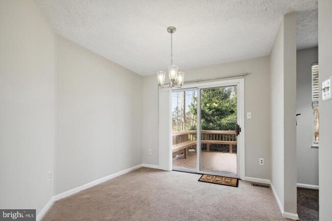 Photo - 704 Suffield Dr