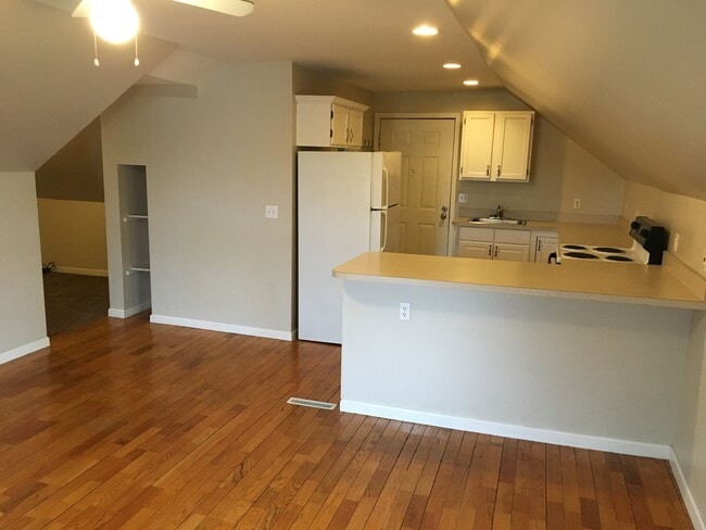 Photo - 604 W MT MORIS ST APT 3