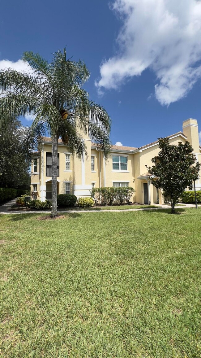 Building Photo - 148 SW Peacock Blvd Unit 25-202