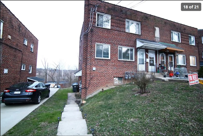 Building Photo - 126 Joliet St SW Unit A