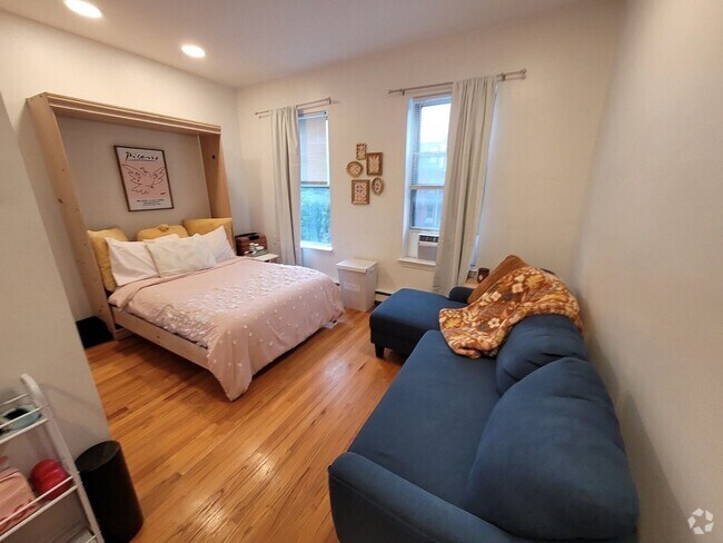 Building Photo - 11 Follen St Unit 3R Rental