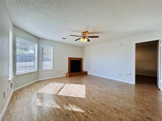 Photo - 8913 Schick Rd