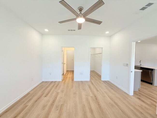 Photo - 3396 Hudson Bend