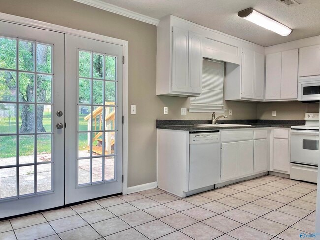 Photo - 102 Yellowwood Ct